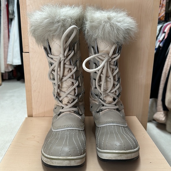 Sorel Joan of Arctic waterproof winter boots with fur - Picture 3 of 9